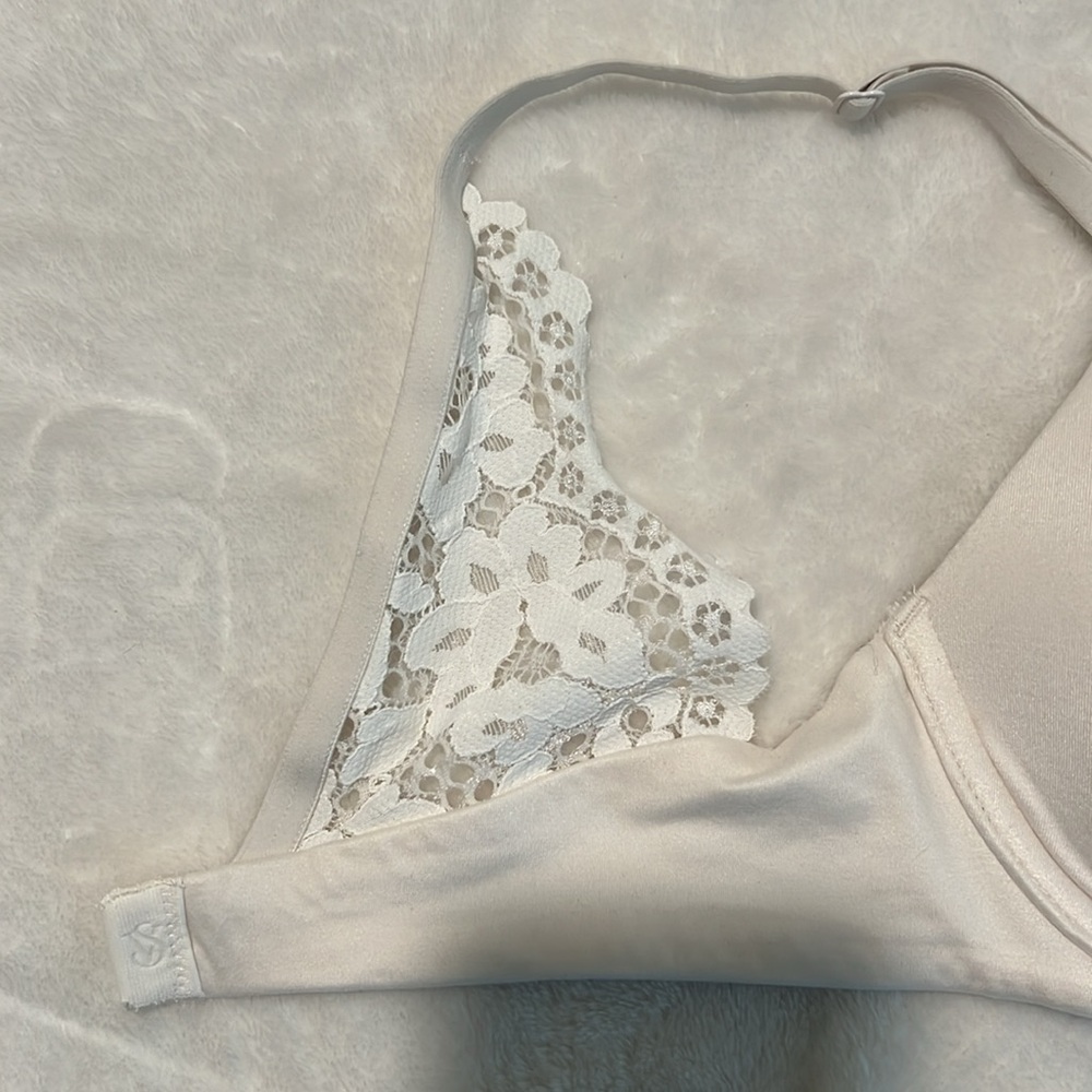 Victoria’s Secret bra - Picture 6 of 7